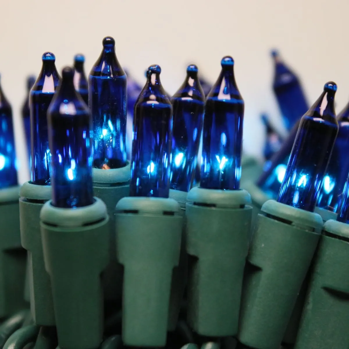 100-bulb Blue Mini Lights, 2.5" Spacing, Green Wire