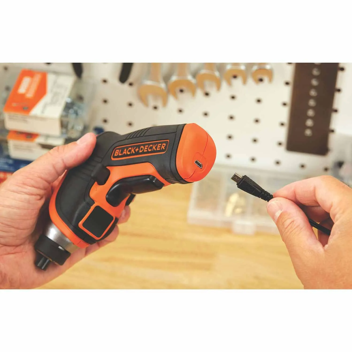 Black & Decker BDCS30C 4V Lithium Ion (Li-ion) Cordless Screwdriver