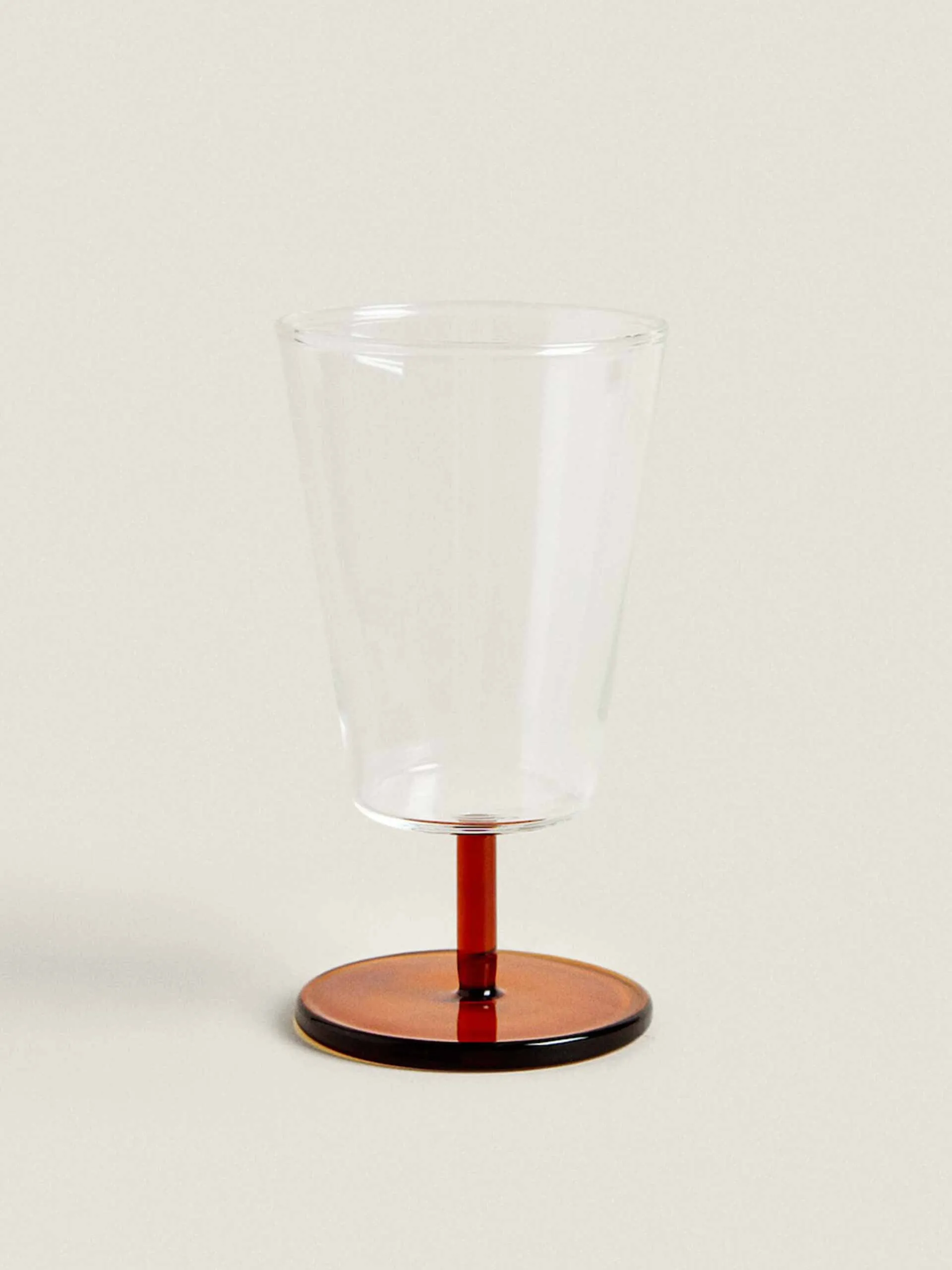 Borosilicate wine glass with coloured stem