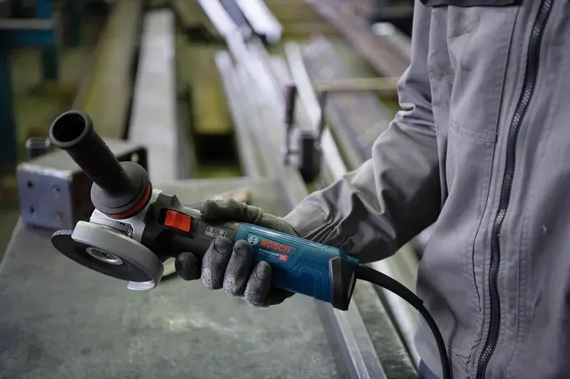 Bosch Professional | Angle Grinder GWS 17-125 S