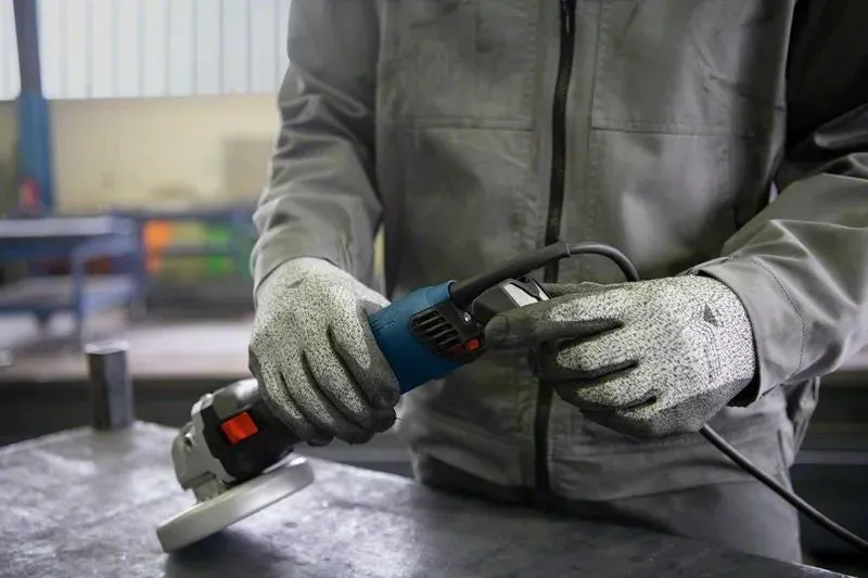 Bosch Professional | Angle Grinder GWS 17-125 S