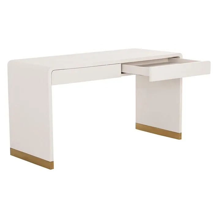 Ilona Desk