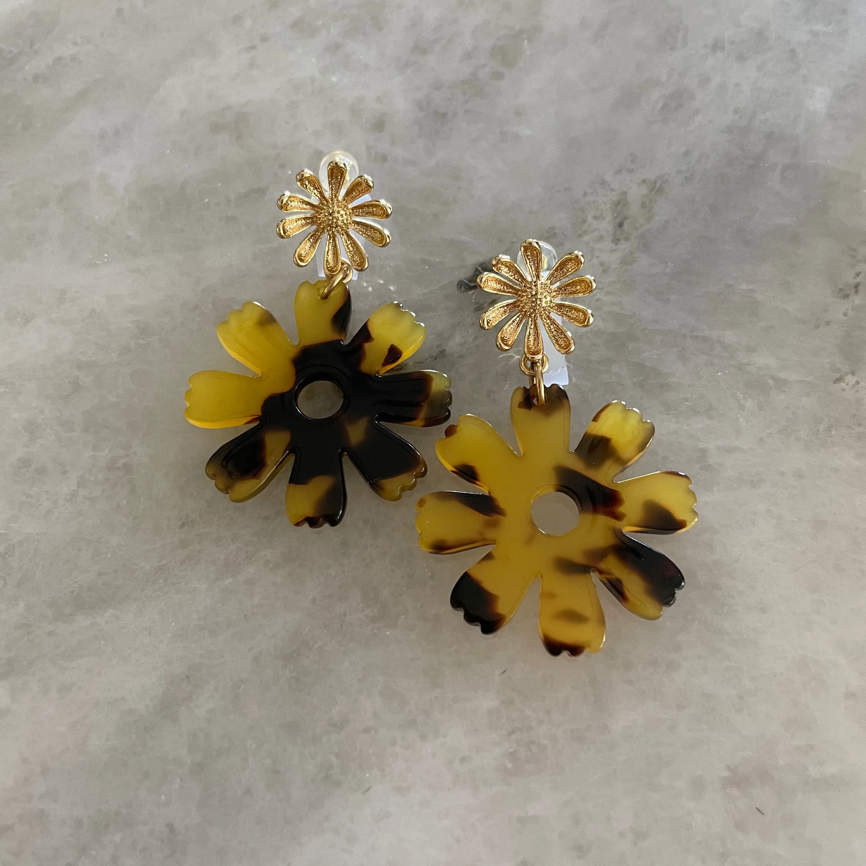 Lazy Daisy Earrings