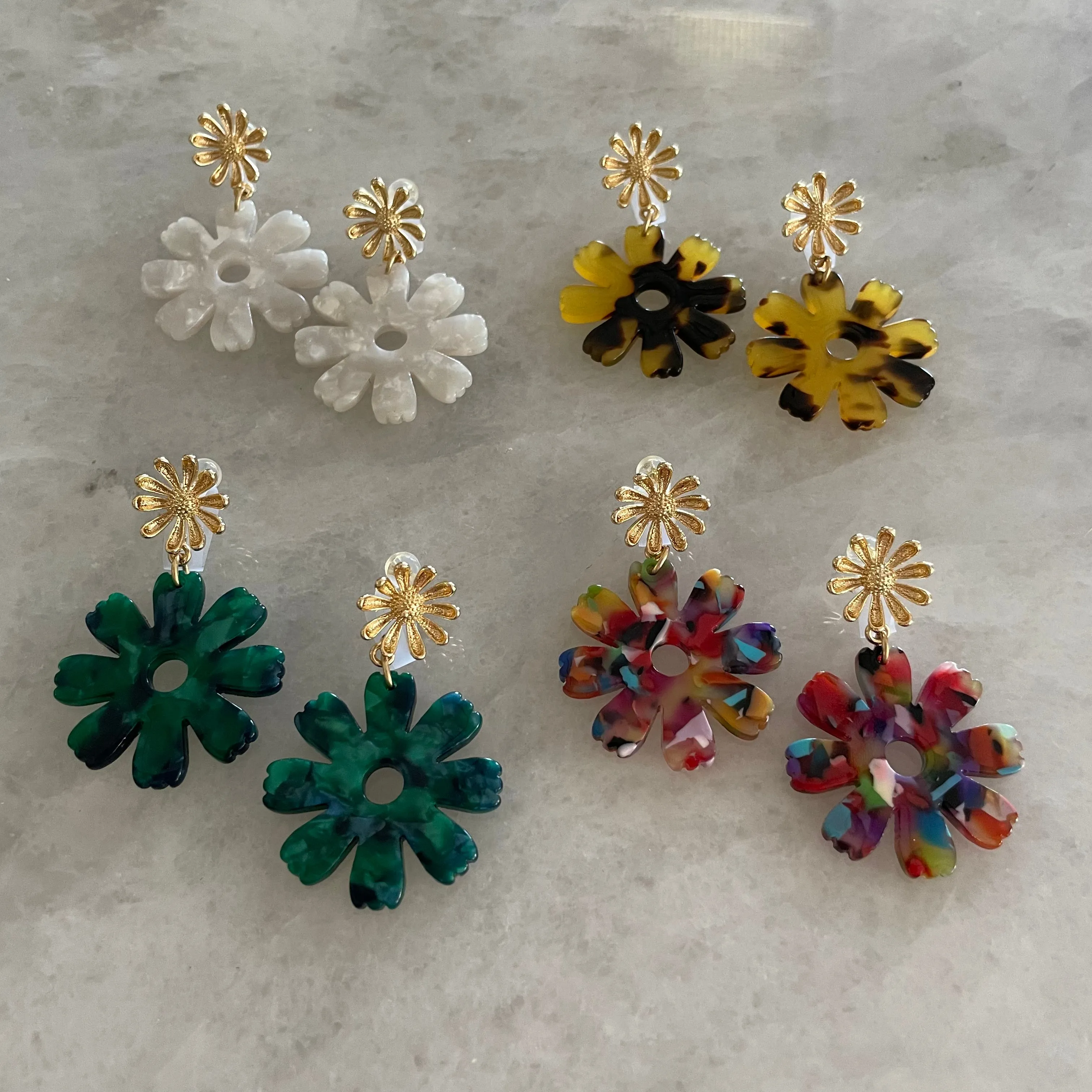 Lazy Daisy Earrings