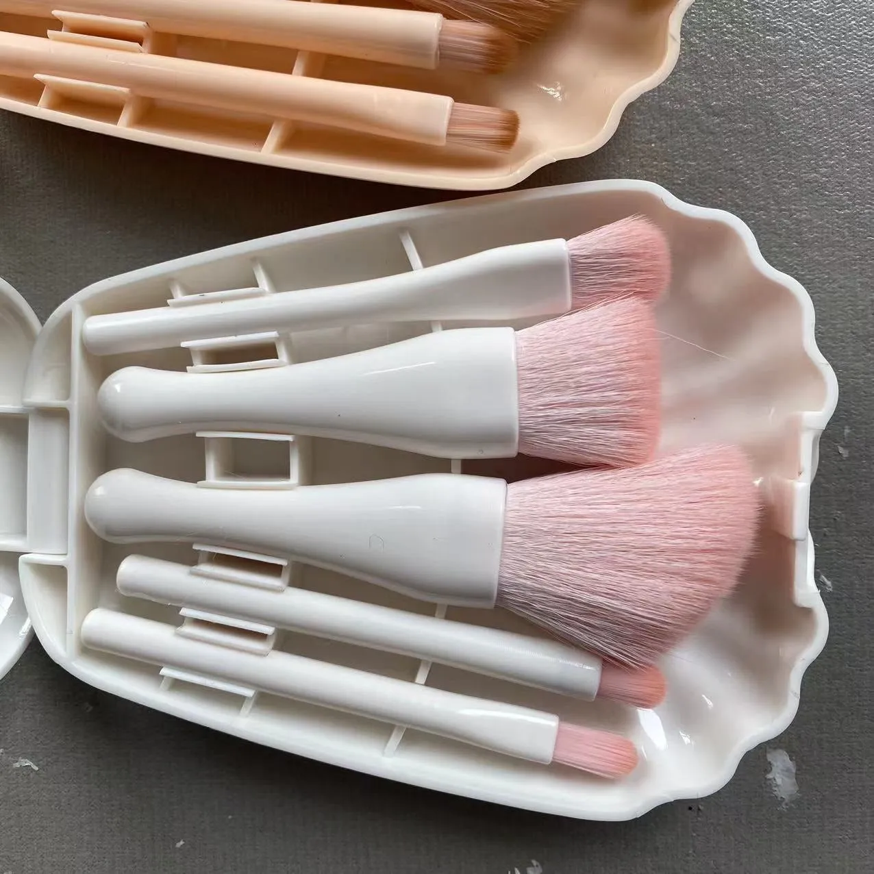 New makeup brush, shell brush, mirror box brush, love brush, 5-piece set, portable travel brush